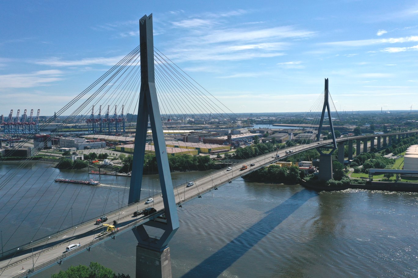 Figure 1: Köhlbrand Bridge (picture source: Hamburg Port Authority).