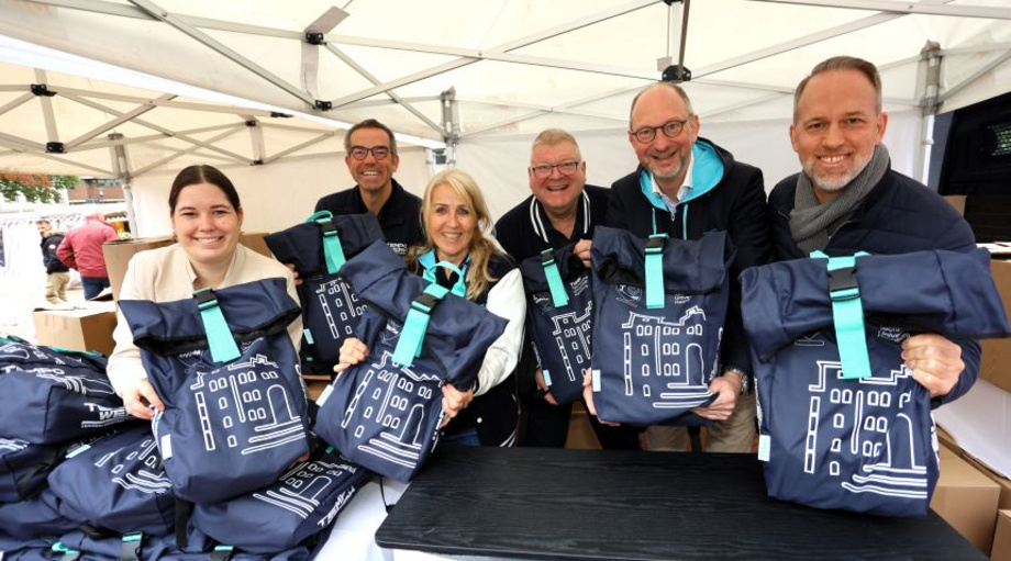 Das Team Erstie-Tasche: Louisa Knipschild, Harburg Marketing, Mark Behr, Tempowerk, Britta Bünning, Dr. Ralf Grote, Christoph Birkel, Tempowerk