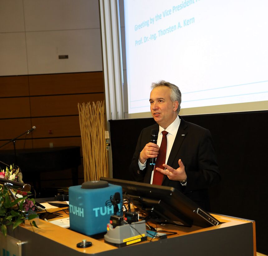 Prof Kern speaking